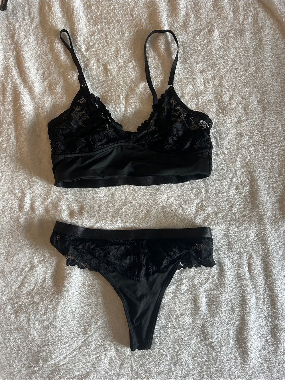 SHEIN Black Lace Bralette & Lace-Trim Thong Set